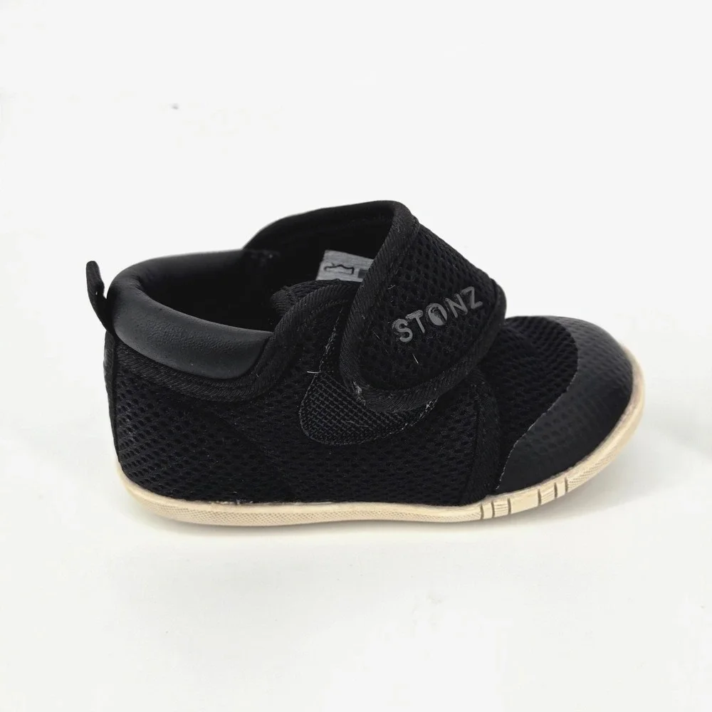 Stonz Cruiser Baby Shoes Black 18-24 M Size 6 Vegan Wide Toe Box Sneakers GUC